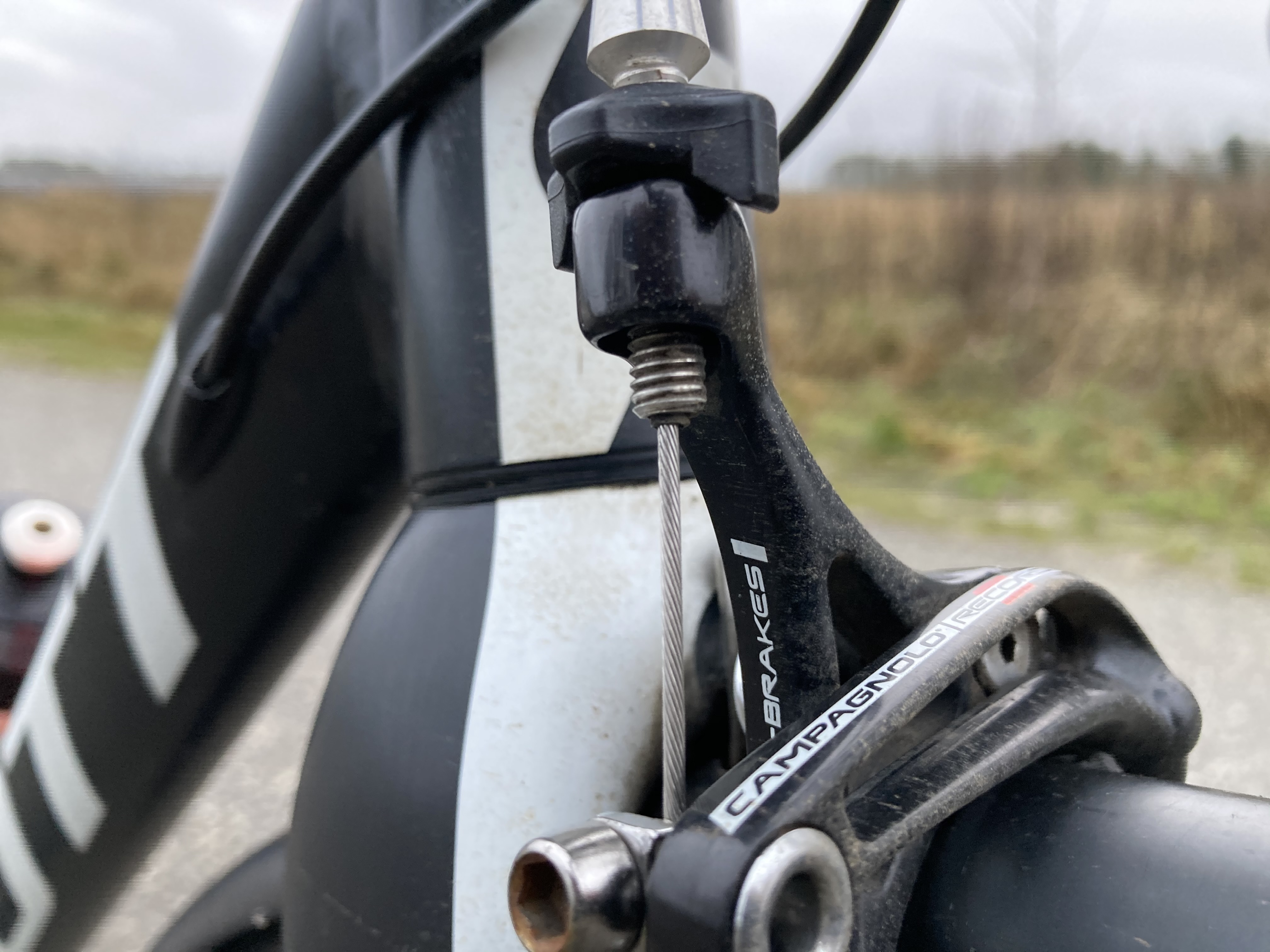 En af de ting, du selv kan gøre, er at smøre dine kabelwirer med fedt.