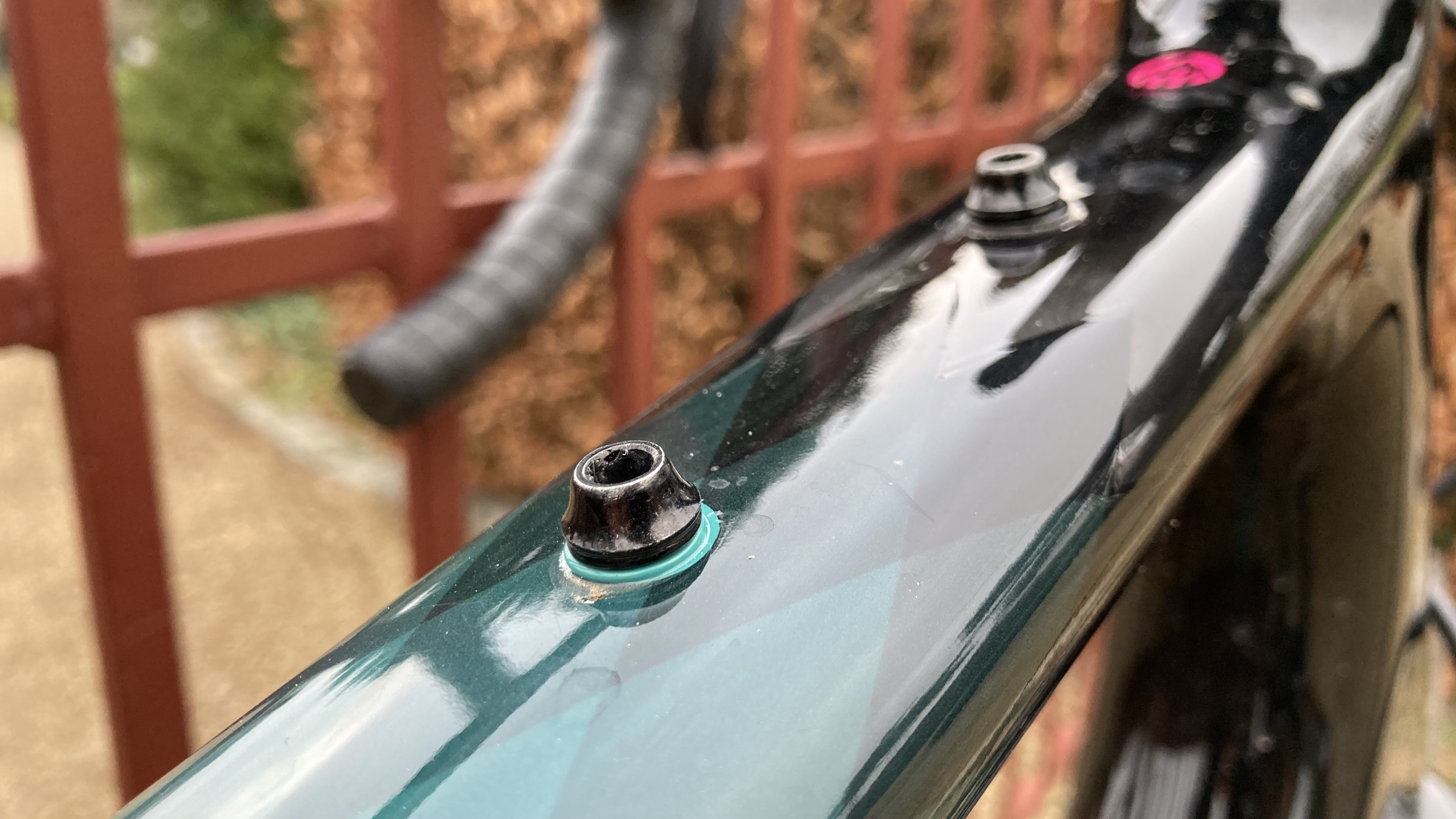 Hvis du vil have tasker og andet udstyr med på gravelturen, skal din cykel helst have mange af disse.